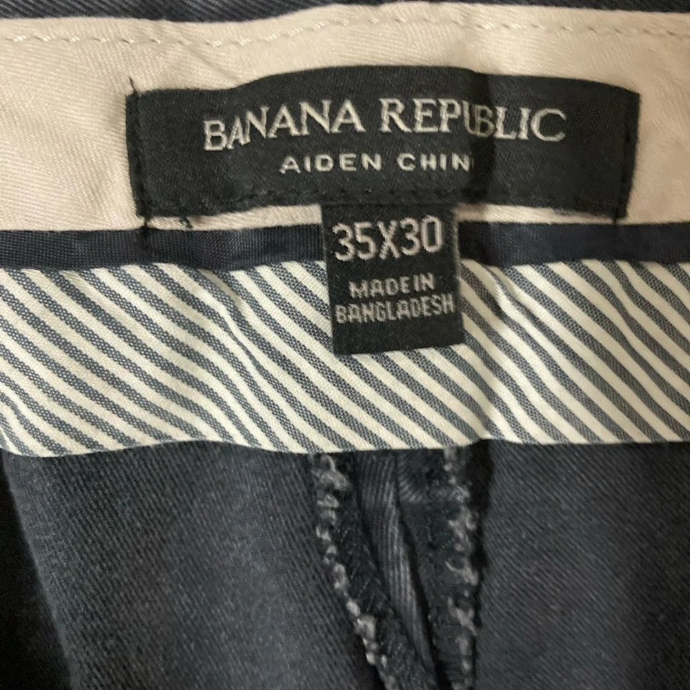 Banana Republic Men’s Size‎ 35/30 Charcoal Gray Aiden Chino Pants